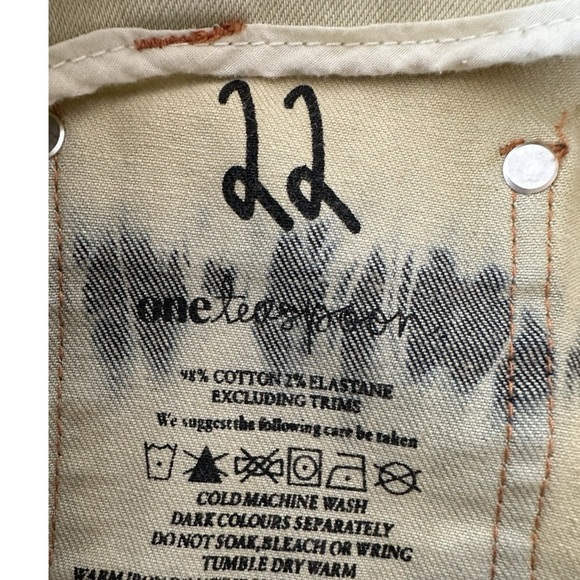 ONE Teaspoon Ziggy Bleach Flares Size 22 - Picture 10 of 10